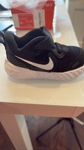 Nike revolution 5
